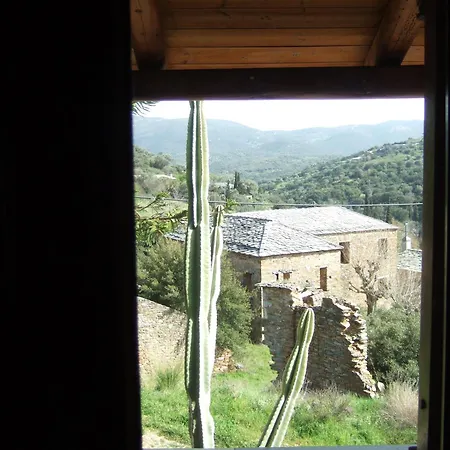 Holiday home Antonis Stone House Zarakes