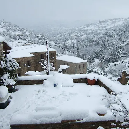 Holiday home Antonis Stone House Zarakes